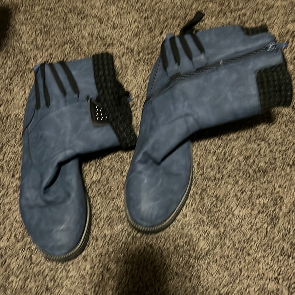 Women’s Blue boots size 9.5